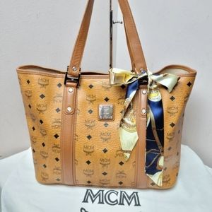 MCM TOTE!